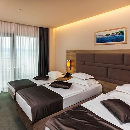 Hotel Plaza Дуче Екстер'єр фото