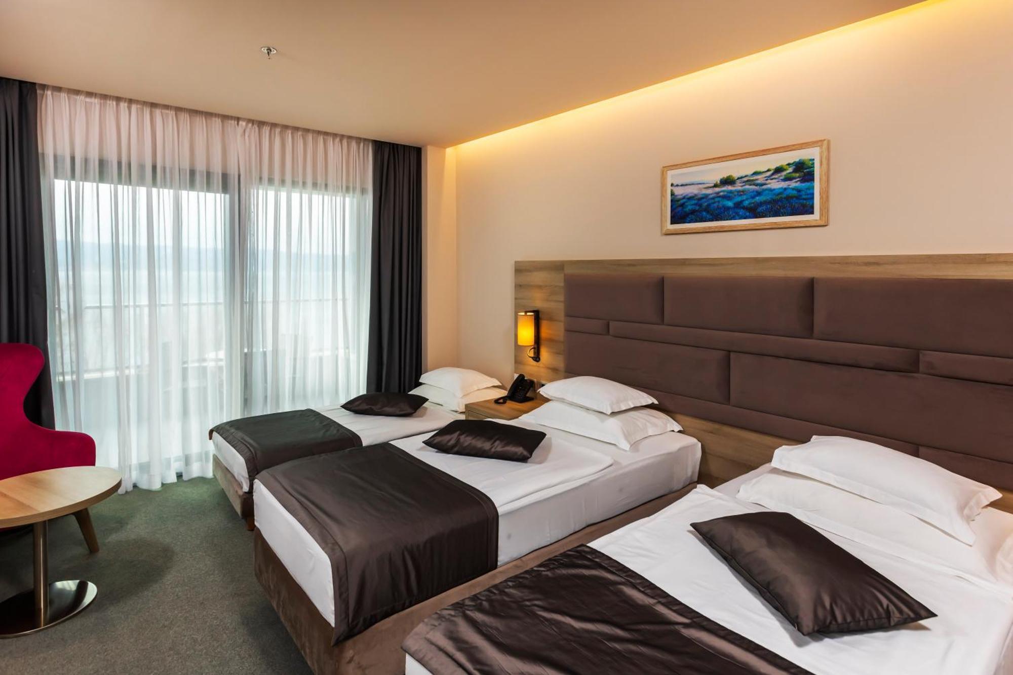 Hotel Plaza Дуче Екстер'єр фото